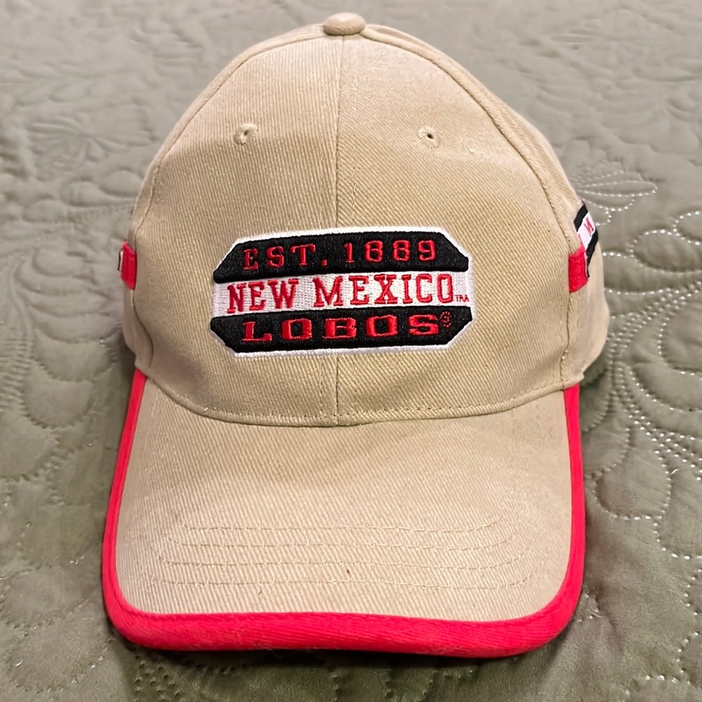 UNM Lobos Hat